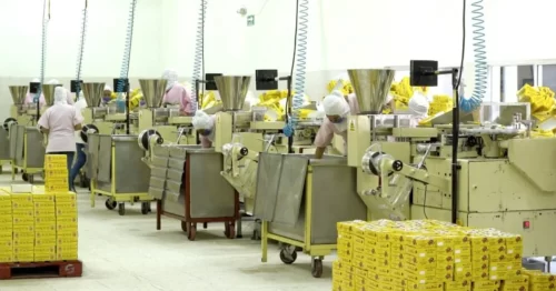 EZ Chillers de Grupo TECSIR instalados en Dulces De la Rosa para control térmico en producción de confitería.