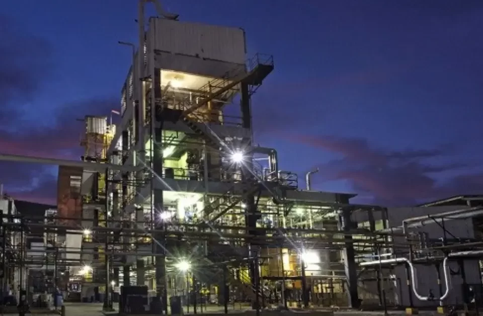 istema multietapa de refrigeración industrial de Grupo TECSIR instalado en Viakem para control térmico en procesos químicos