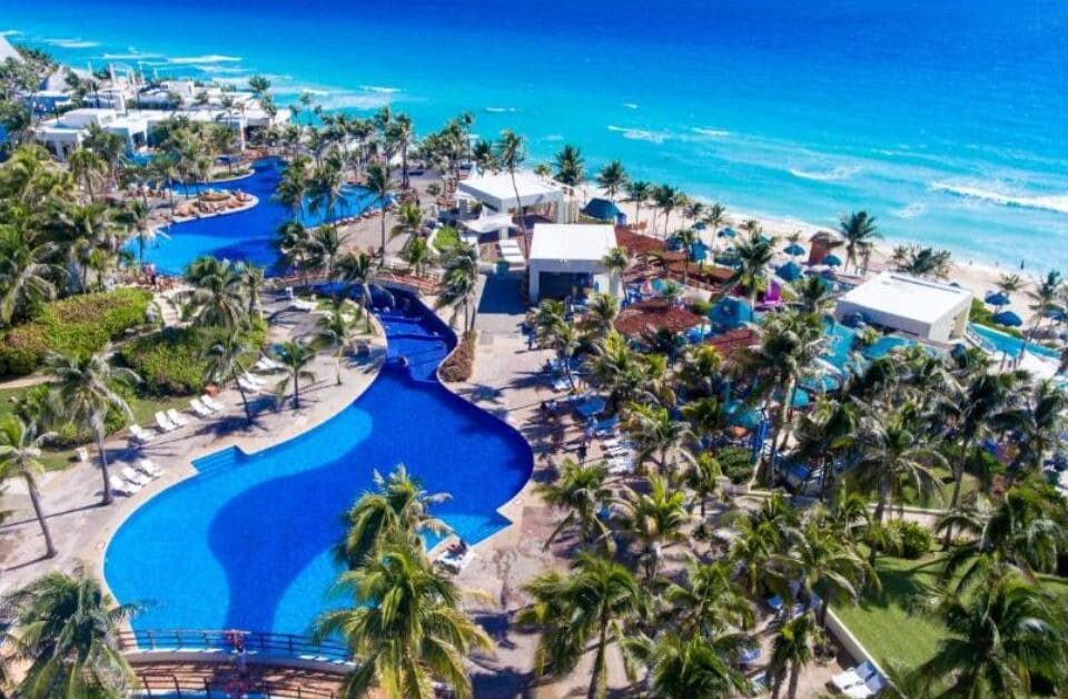 Oasis cancun