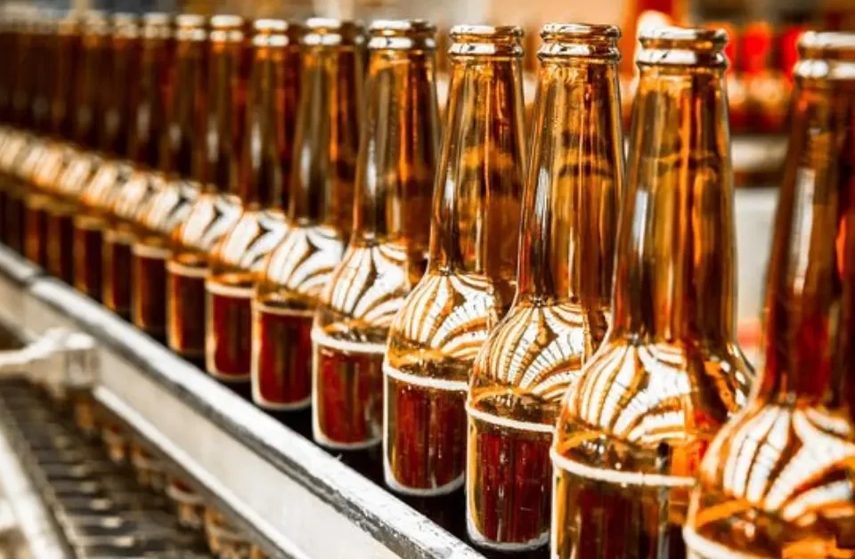 Unidad Condensadora TECSIR 300 HP para control de temperatura en fermentación y almacenamiento de cerveza en Cervecería Cuauhtémoc Moctezuma.